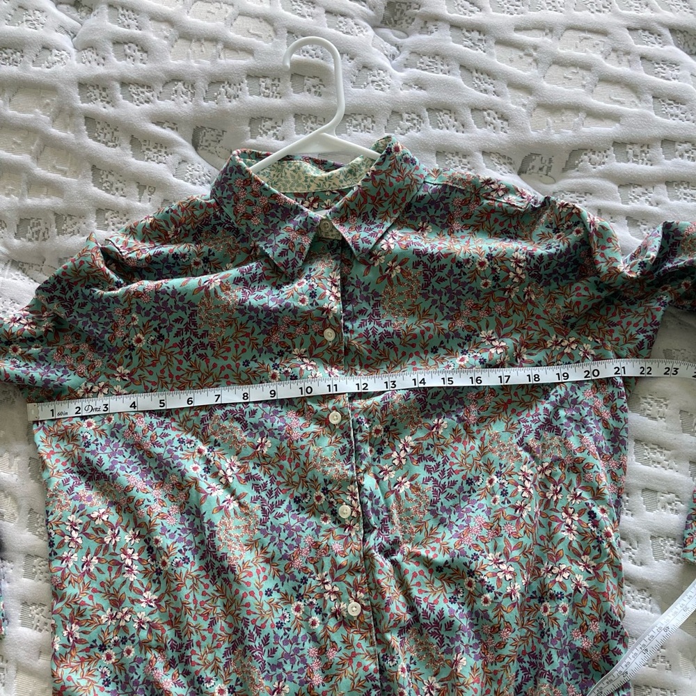 Foxcroft NYC Wrinkle Free size 12 Shaped Floral Button Down Collared Shirt - Picture 5 of 9